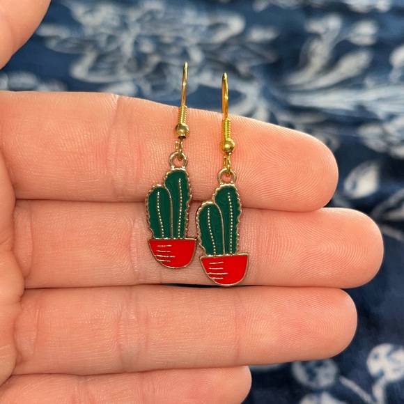 Authentic Handmade Navajo Indian Cactus Earrings - Picture 3 of 4